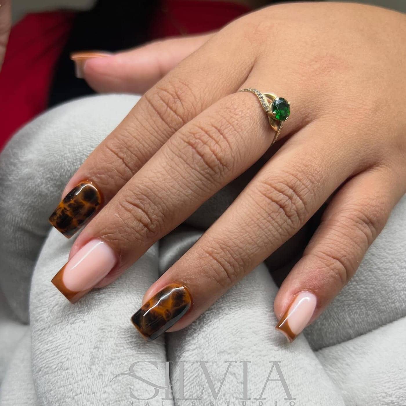Uñas con diseño de animal print